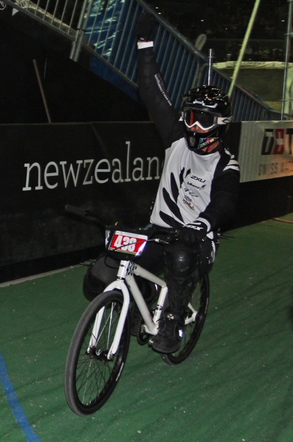 Rotorua's Dave Mohi celebrates his world title in the Cruiser men's 40-44 years final.